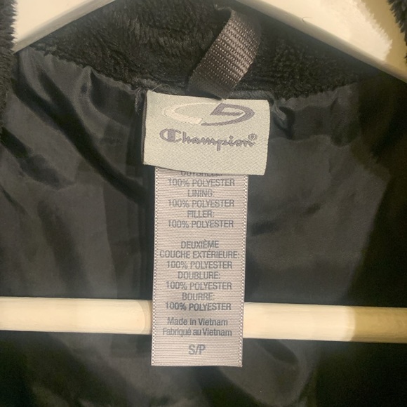 Women’s small puffy vest by Champion - Picture 2 of 5